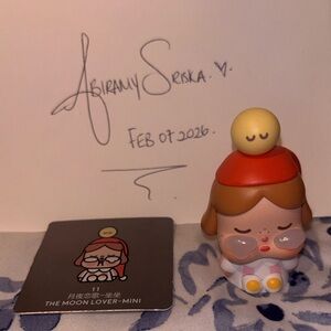 Crybaby Crying To The Moon - Moon Lover Mini Figurine